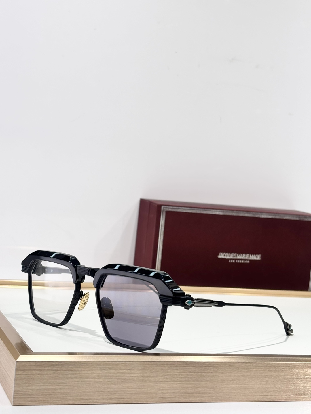 Jacques Marie Mage MODEL： WORLANDSIZE：53口20-146 变色：