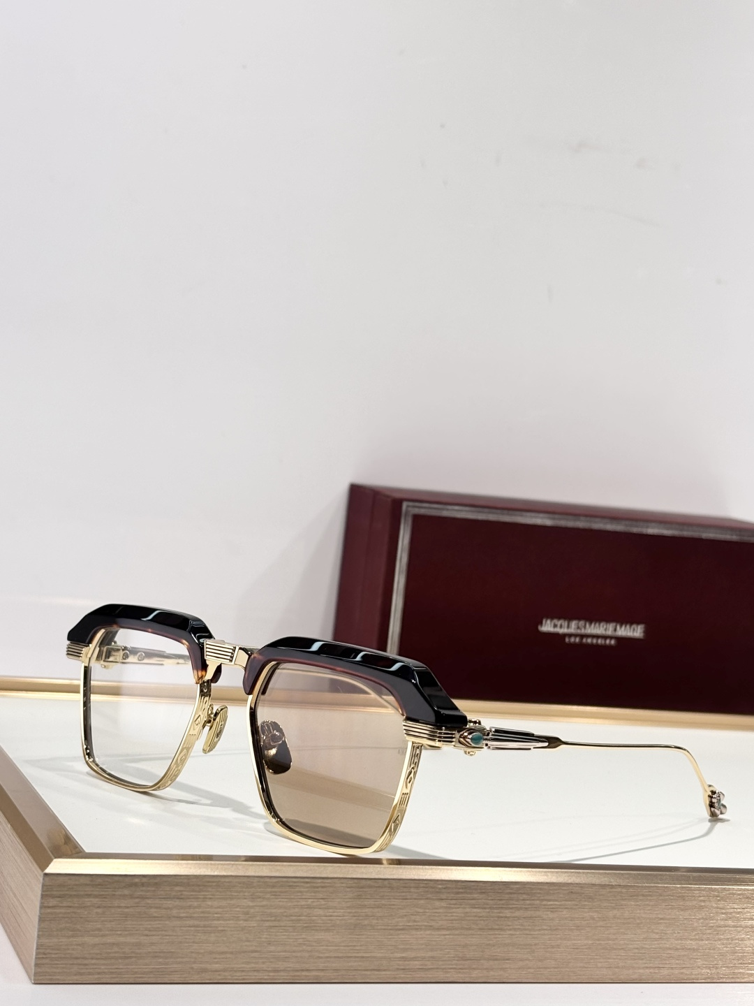 Jacques Marie Mage MODEL： WORLANDSIZE：53口20-146 变色：