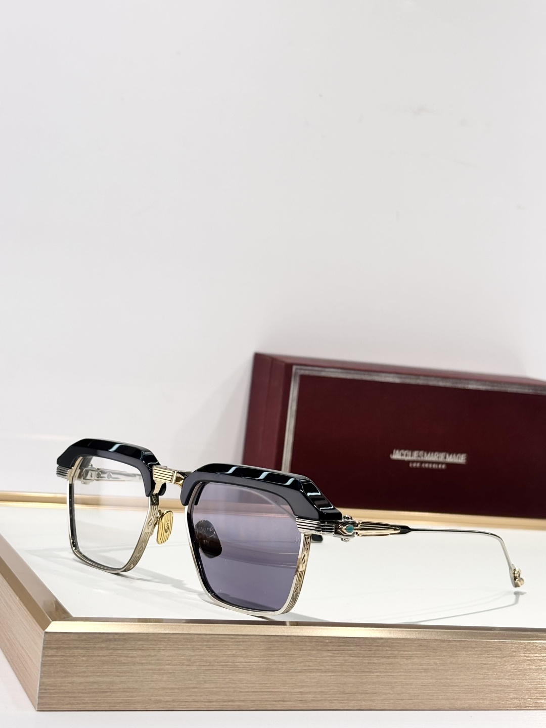 Jacques Marie Mage MODEL： WORLANDSIZE：53口20-146 变色：