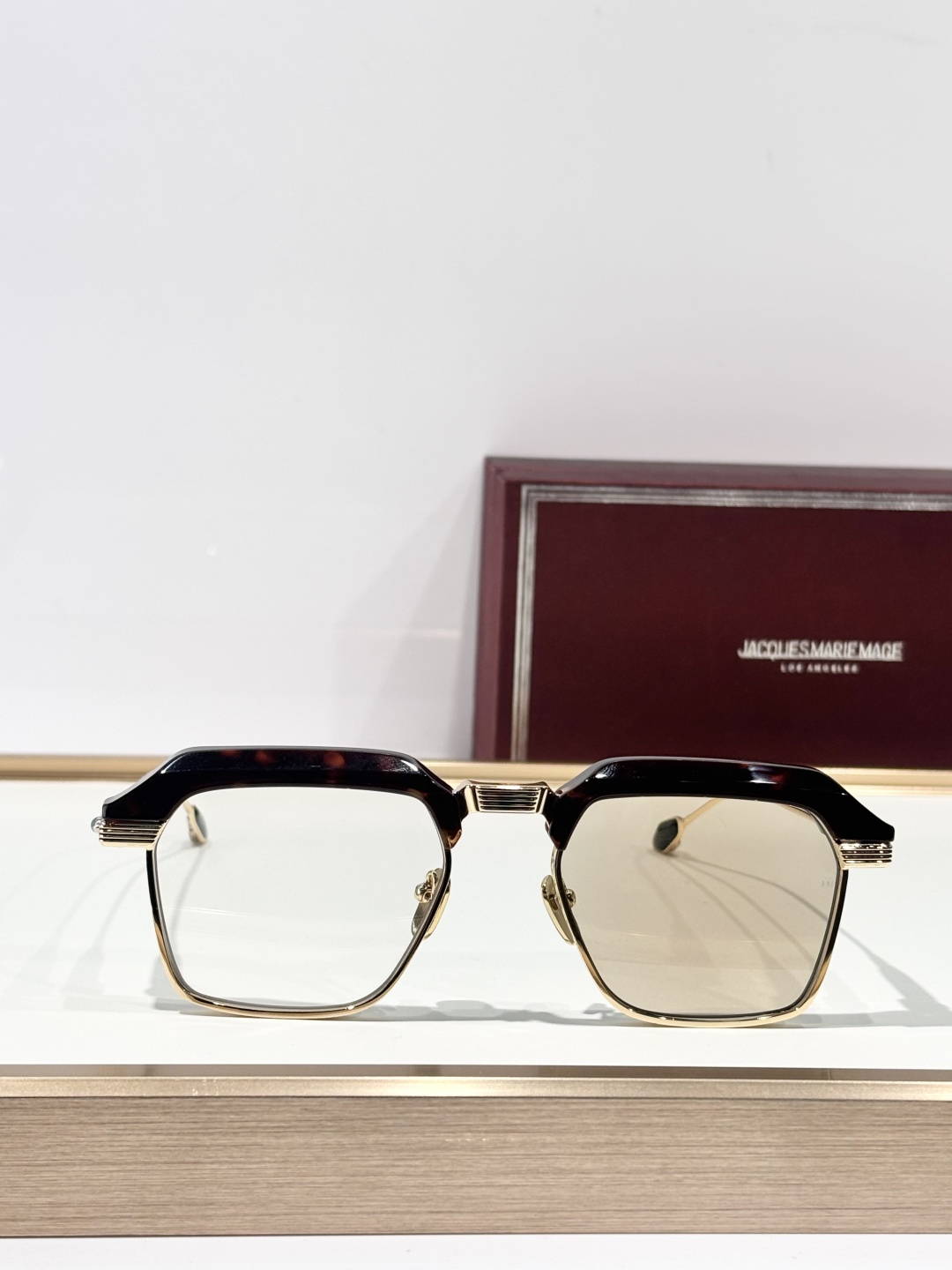 Jacques Marie Mage MODEL： WORLANDSIZE：53口20-146 变色：