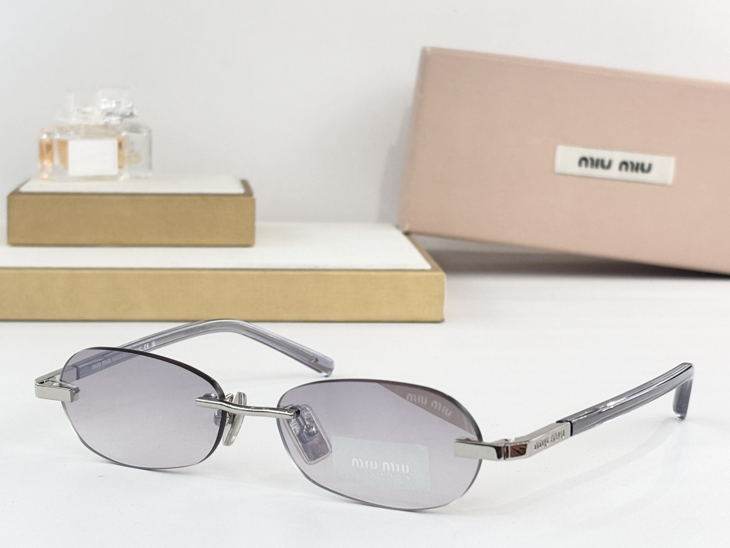 Miu Mi*mod：VMU50A复古风充满nerd气的墨镜