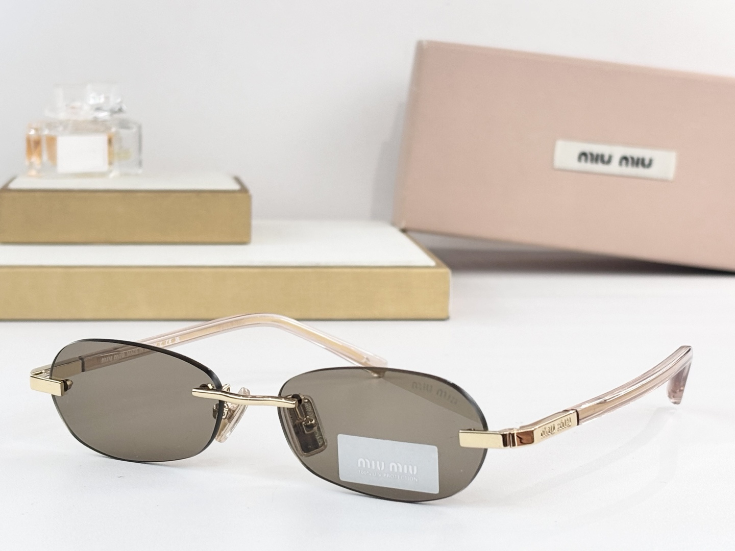 Miu Mi*mod：VMU50A复古风充满nerd气的墨镜