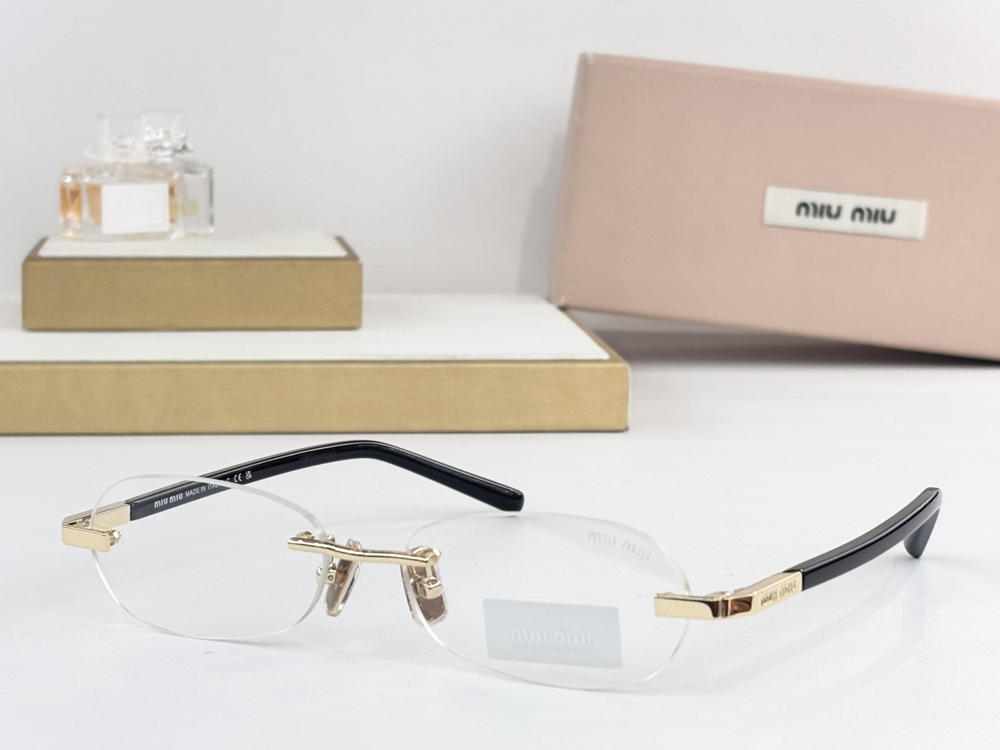 Miu Mi*mod：VMU50A复古风充满nerd气的墨镜