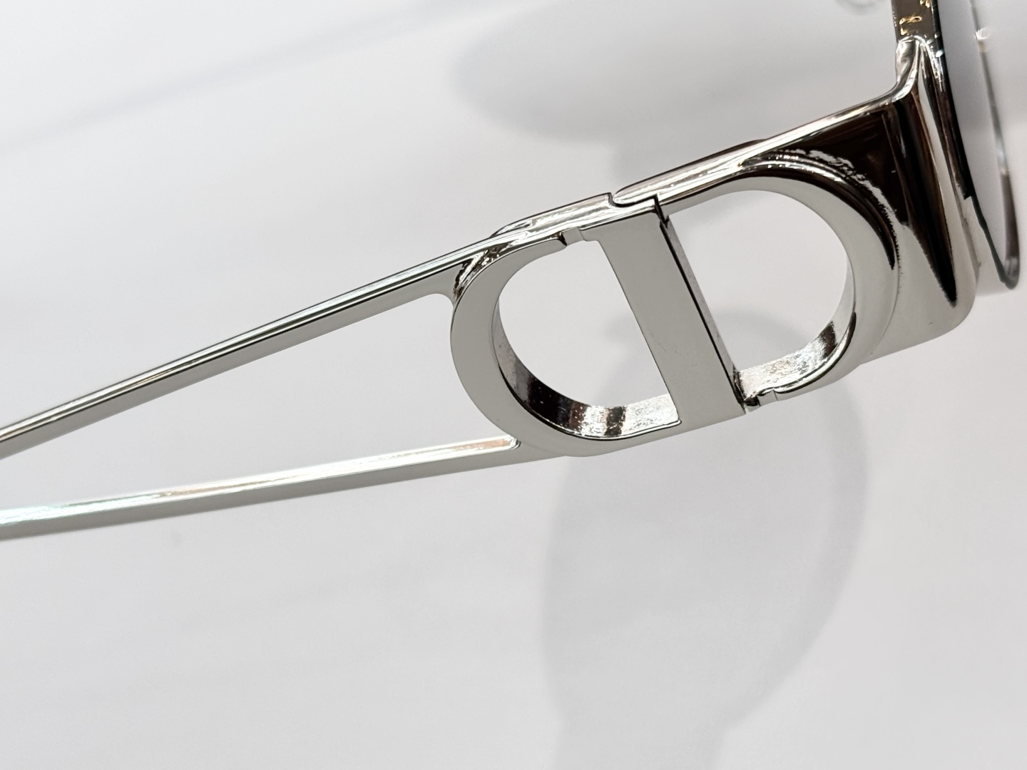 DIO*MOD：DSGTA61 UCRSize：57口20 138