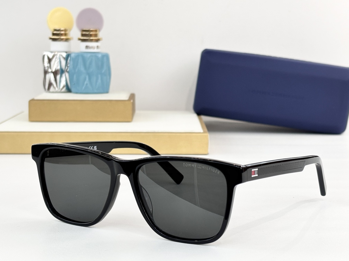 TOMMY HILFIGE*MOD：TH 2203/SSize：55口16-145。