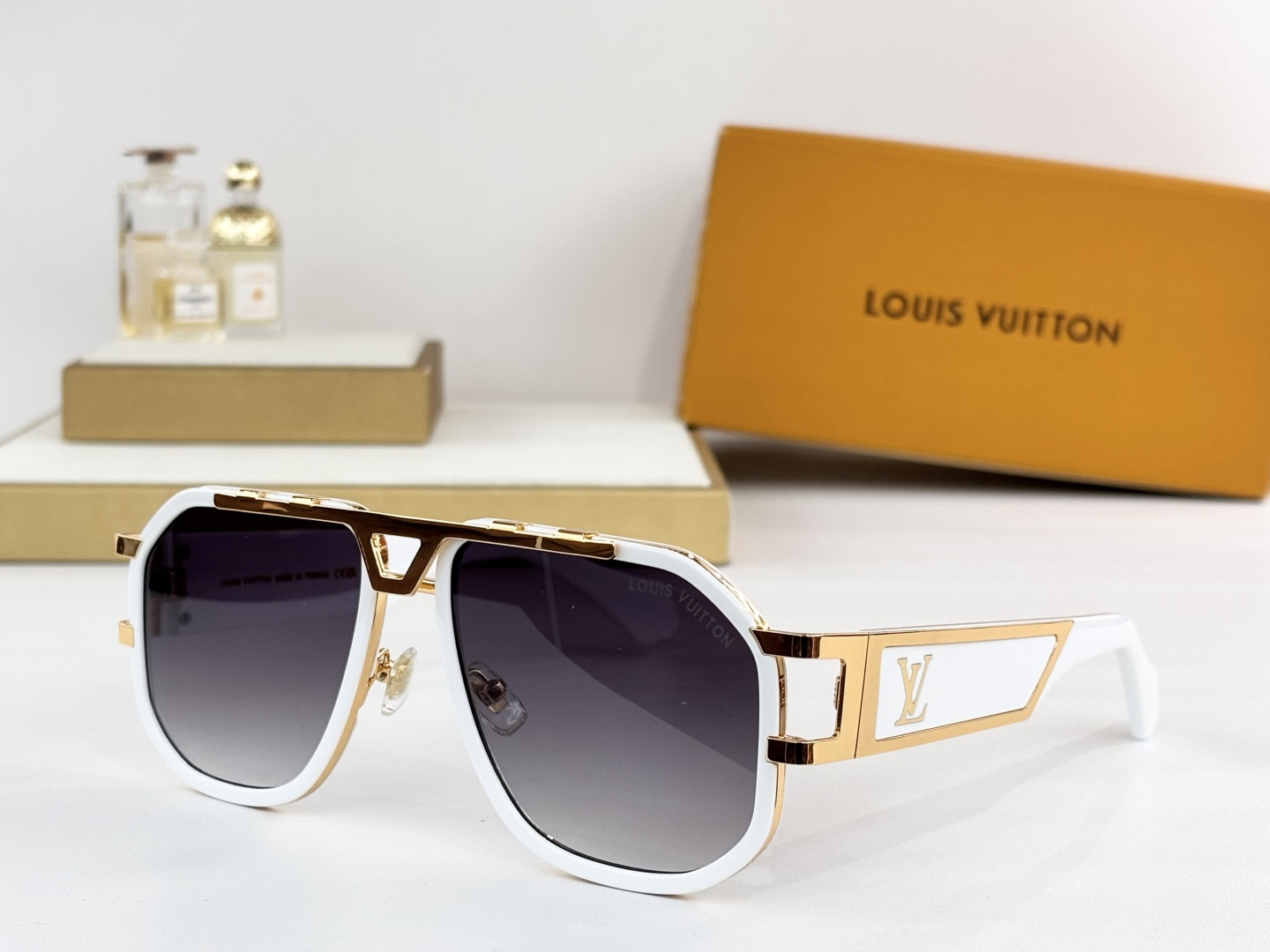 LOUIS VUITTO*MODEL：Z1657LUSIZE：57口17-145