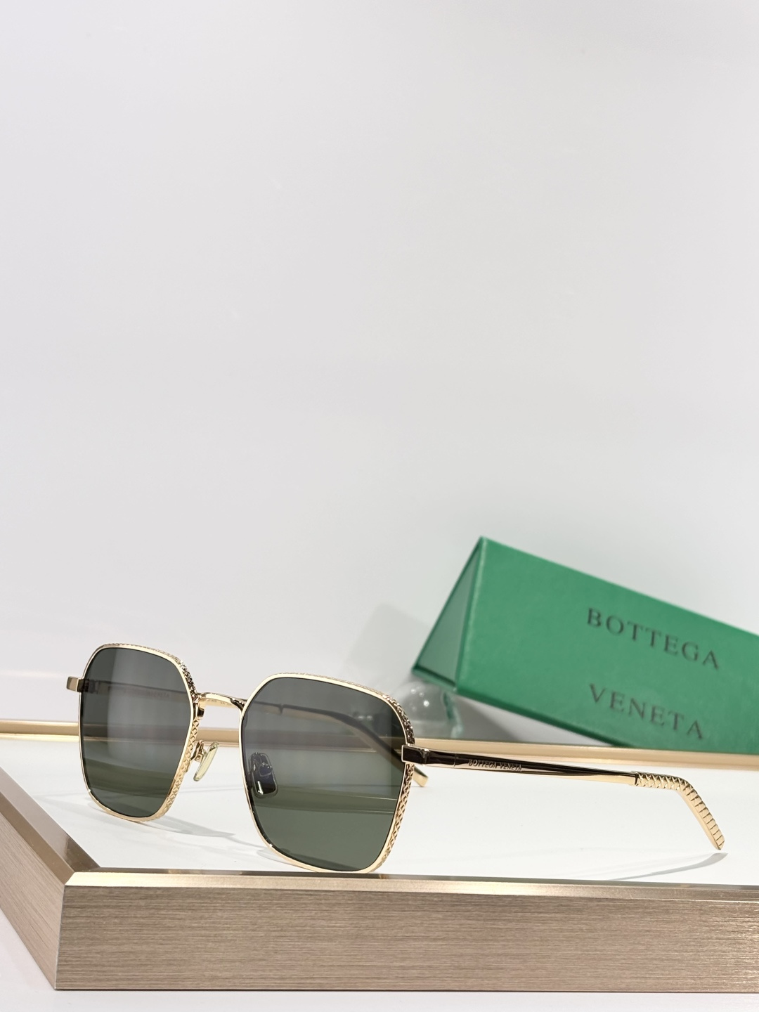 BOTTEGA VENET*MODEL：BV1422SASIZE：55口19-145