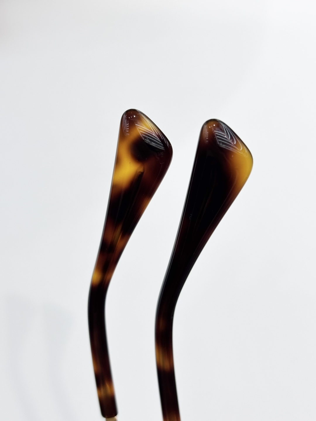 BVLGAR*MODEL：BV 1819LUSIZE：56口17-145