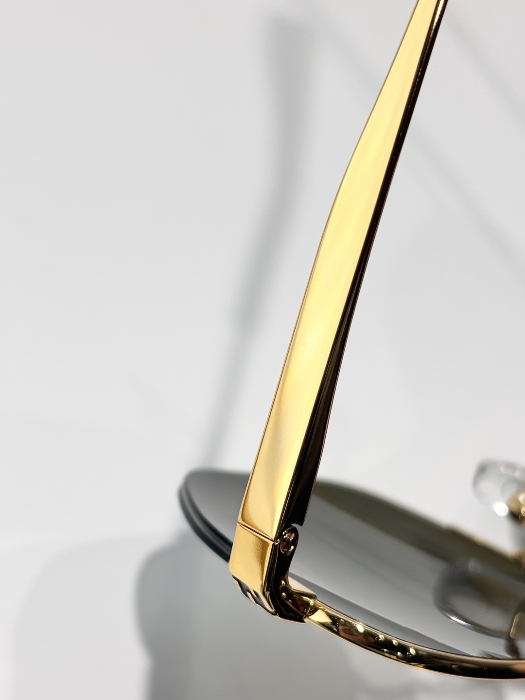 FENDI
MODEL: FE40197U
SIZE:54口18-145
P155 