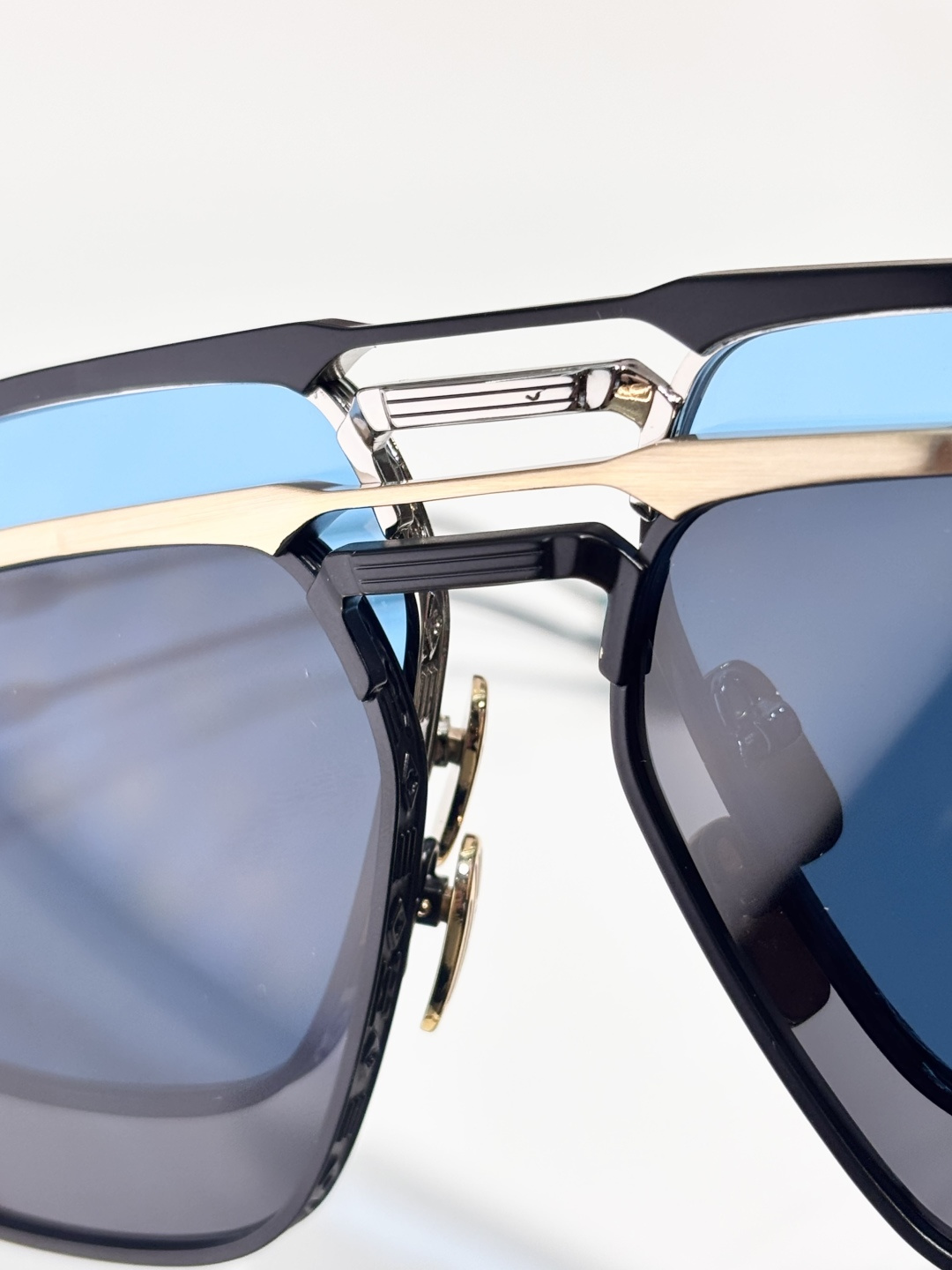 Jacques Marie Mage
MODEL： LABARGE
SIZE：59口16-146 
P275
变色：P295