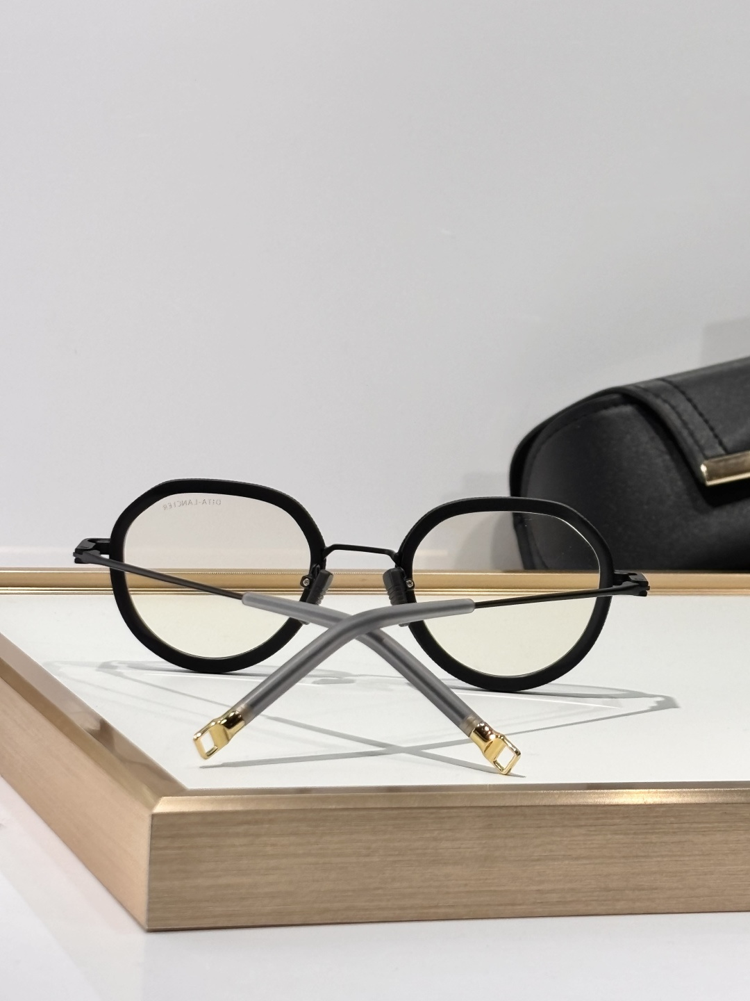 Dita LancierMODEL:LSA-432SIZE:47口23-142