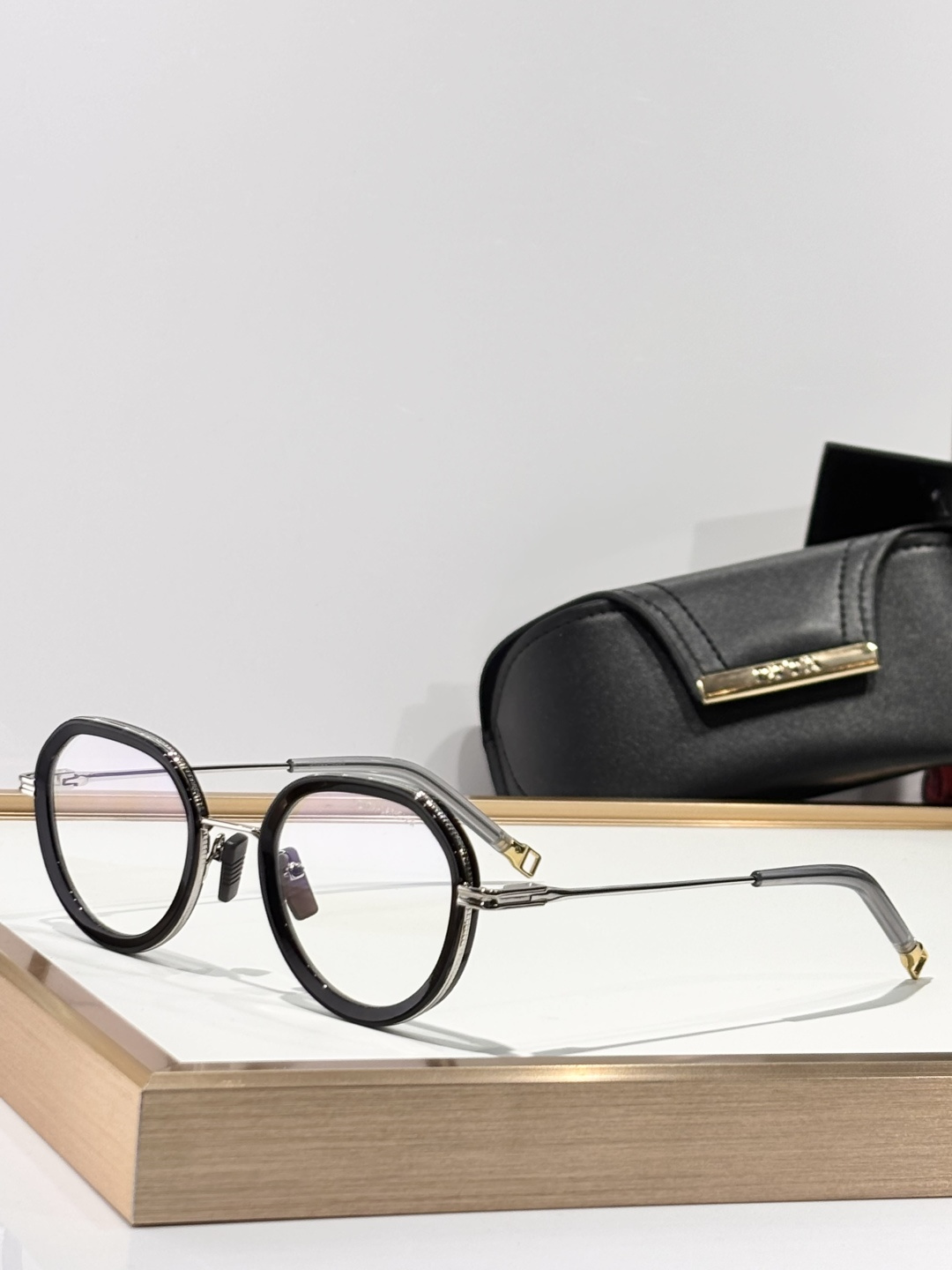 Dita LancierMODEL:LSA-432SIZE:47口23-142