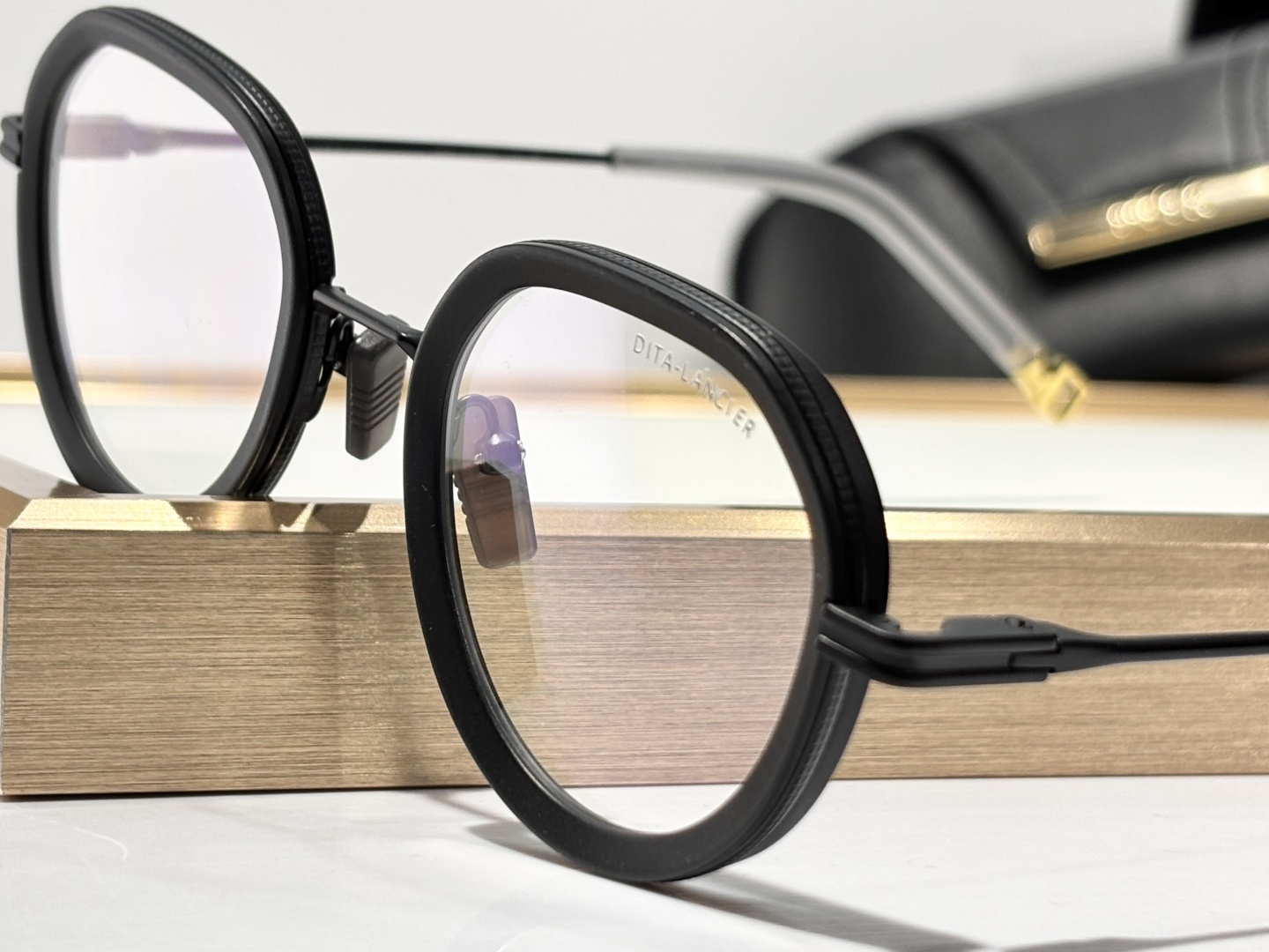 Dita LancierMODEL:LSA-432SIZE:47口23-142