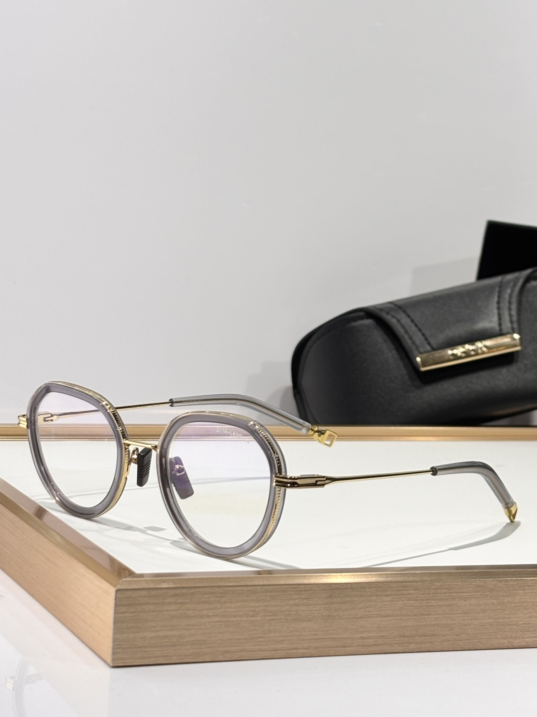 Dita LancierMODEL:LSA-432SIZE:47口23-142