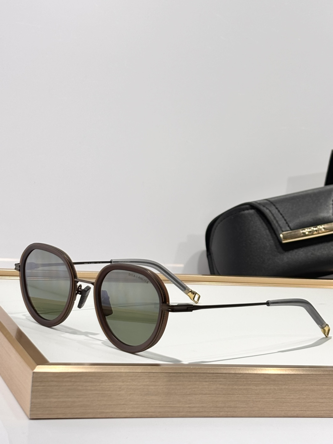 Dita LancierMODEL:LSA-432SIZE:47口23-142