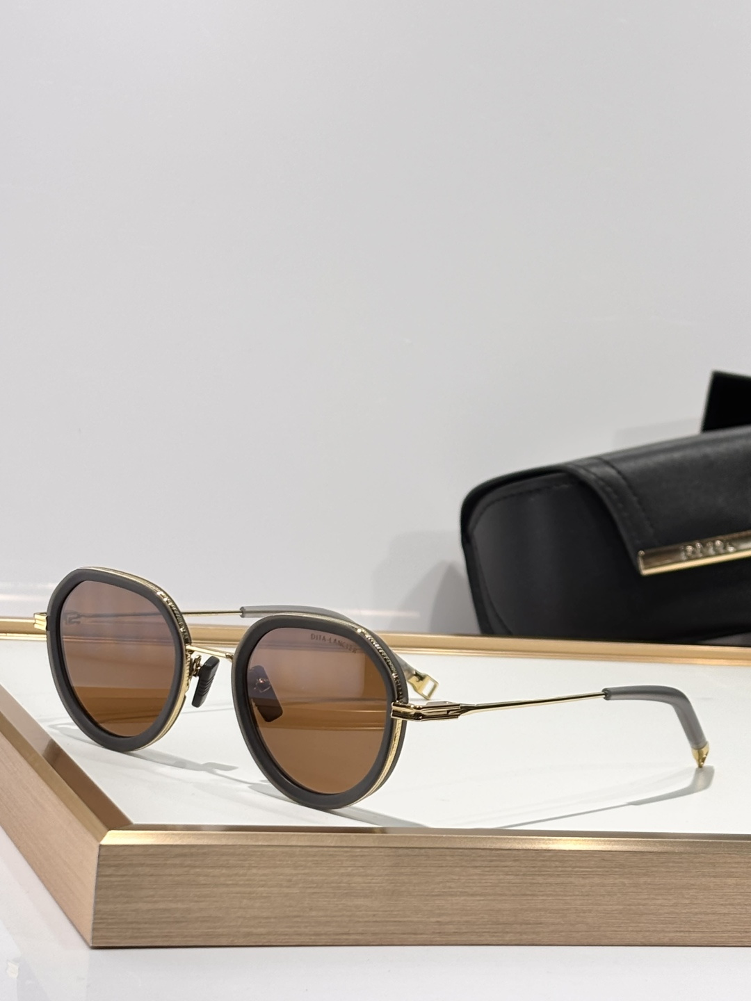 Dita LancierMODEL:LSA-432SIZE:47口23-142