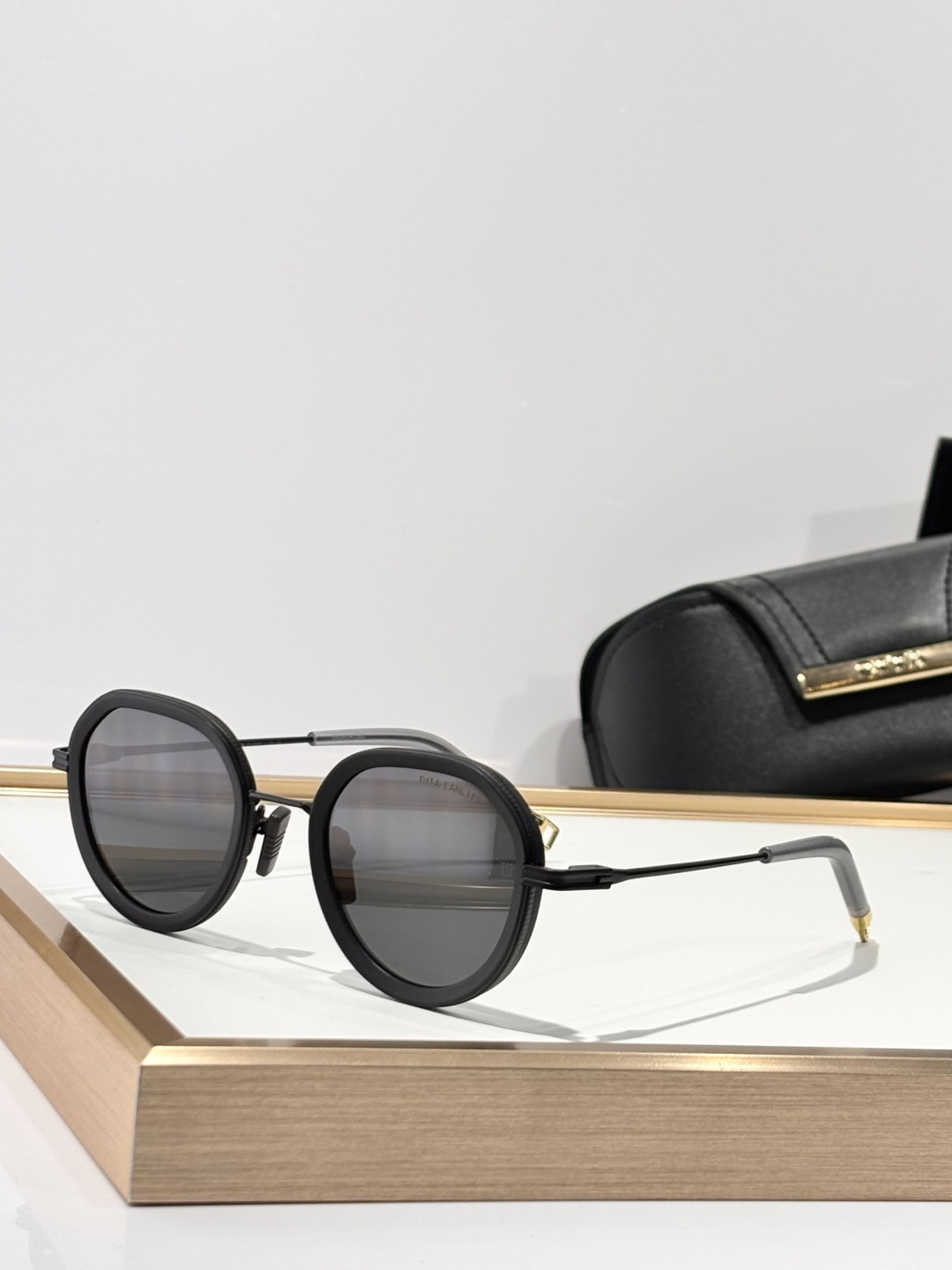 Dita LancierMODEL:LSA-432SIZE:47口23-142