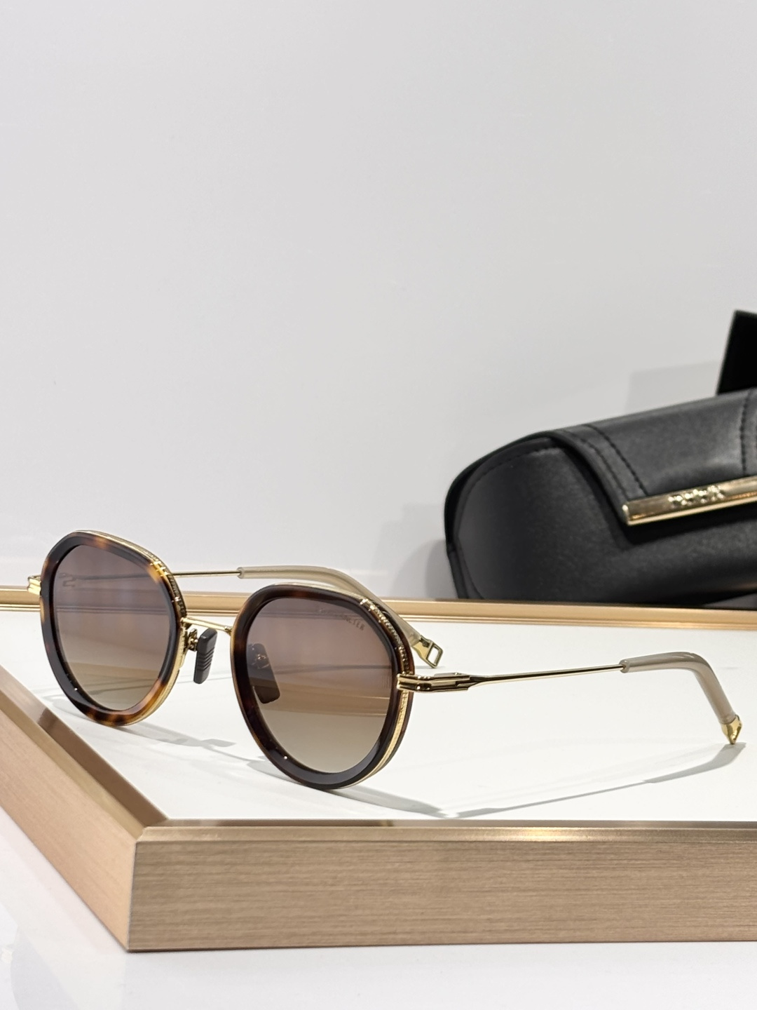 Dita LancierMODEL:LSA-432SIZE:47口23-142