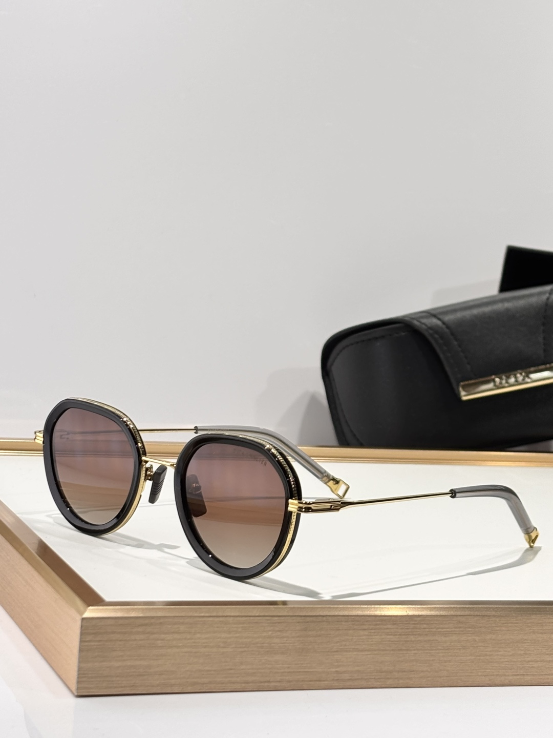 Dita LancierMODEL:LSA-432SIZE:47口23-142