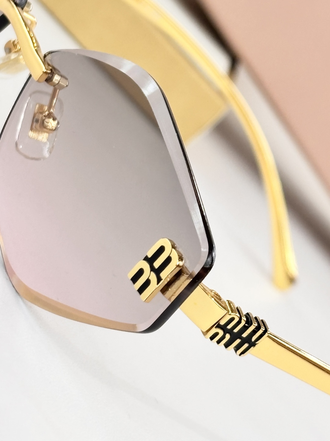 MIU MI*MOD:MU 1897LSize:62口17-145