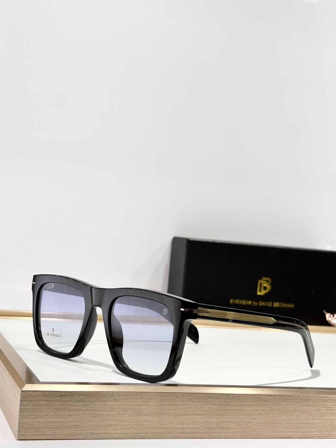 David Beckha*Mod：DB7000SSize：51-20-140