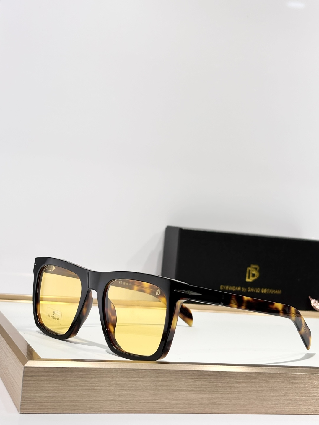 David Beckha*Mod：DB7000SSize：51-20-140