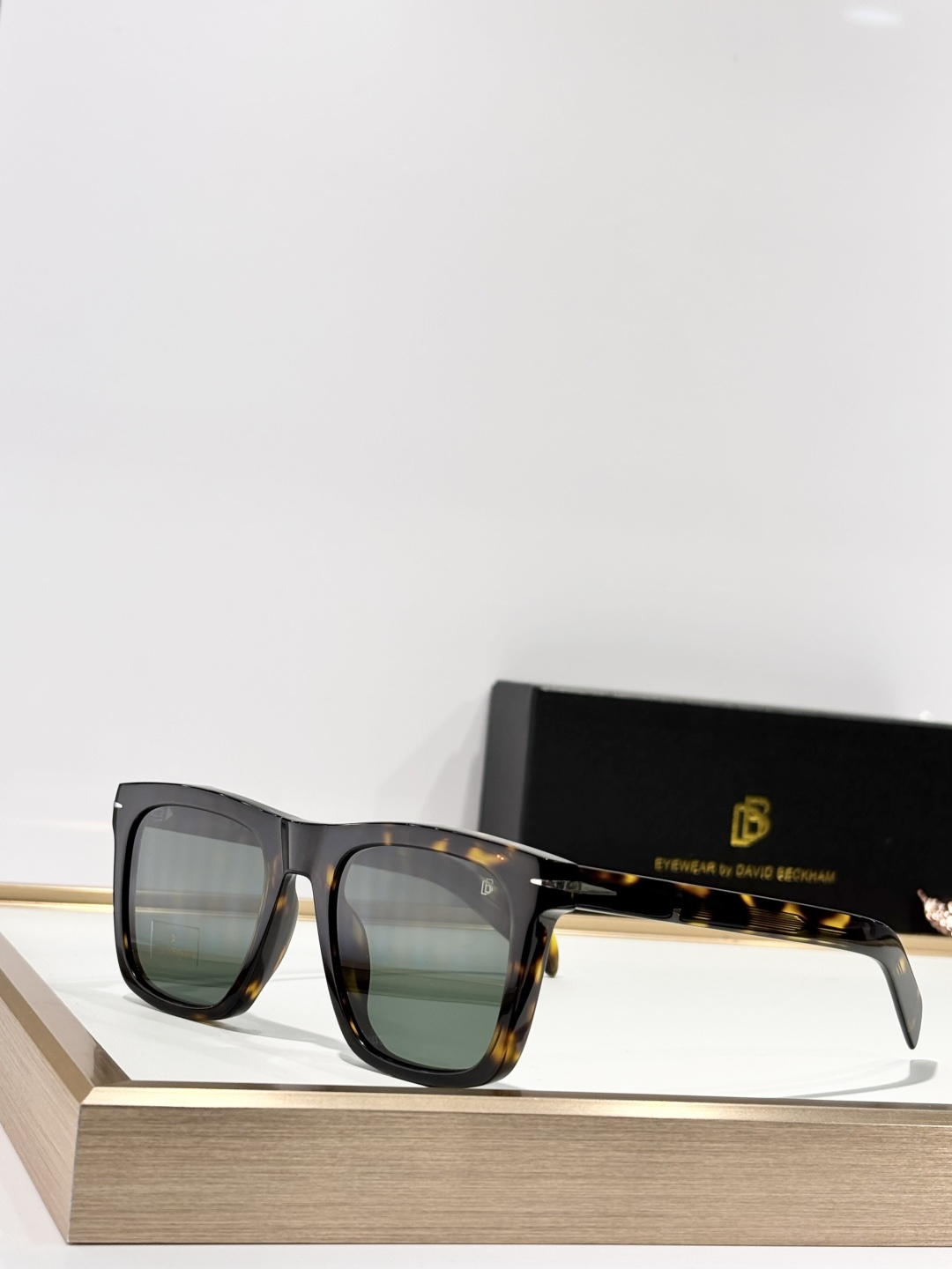 David Beckha*Mod：DB7000SSize：51-20-140