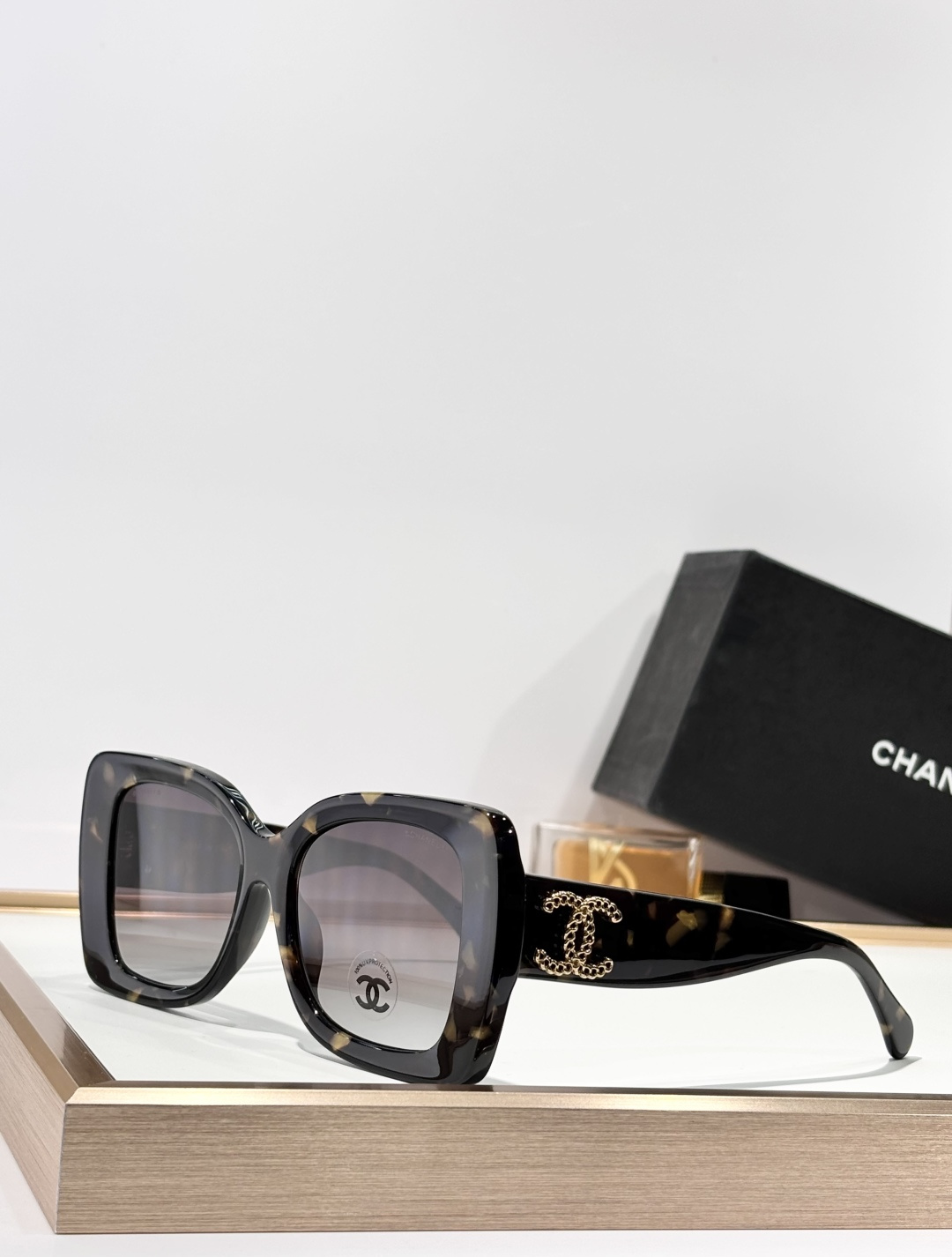 Oversized CHANE*MODEL：CH5555SIZE:54口19-145