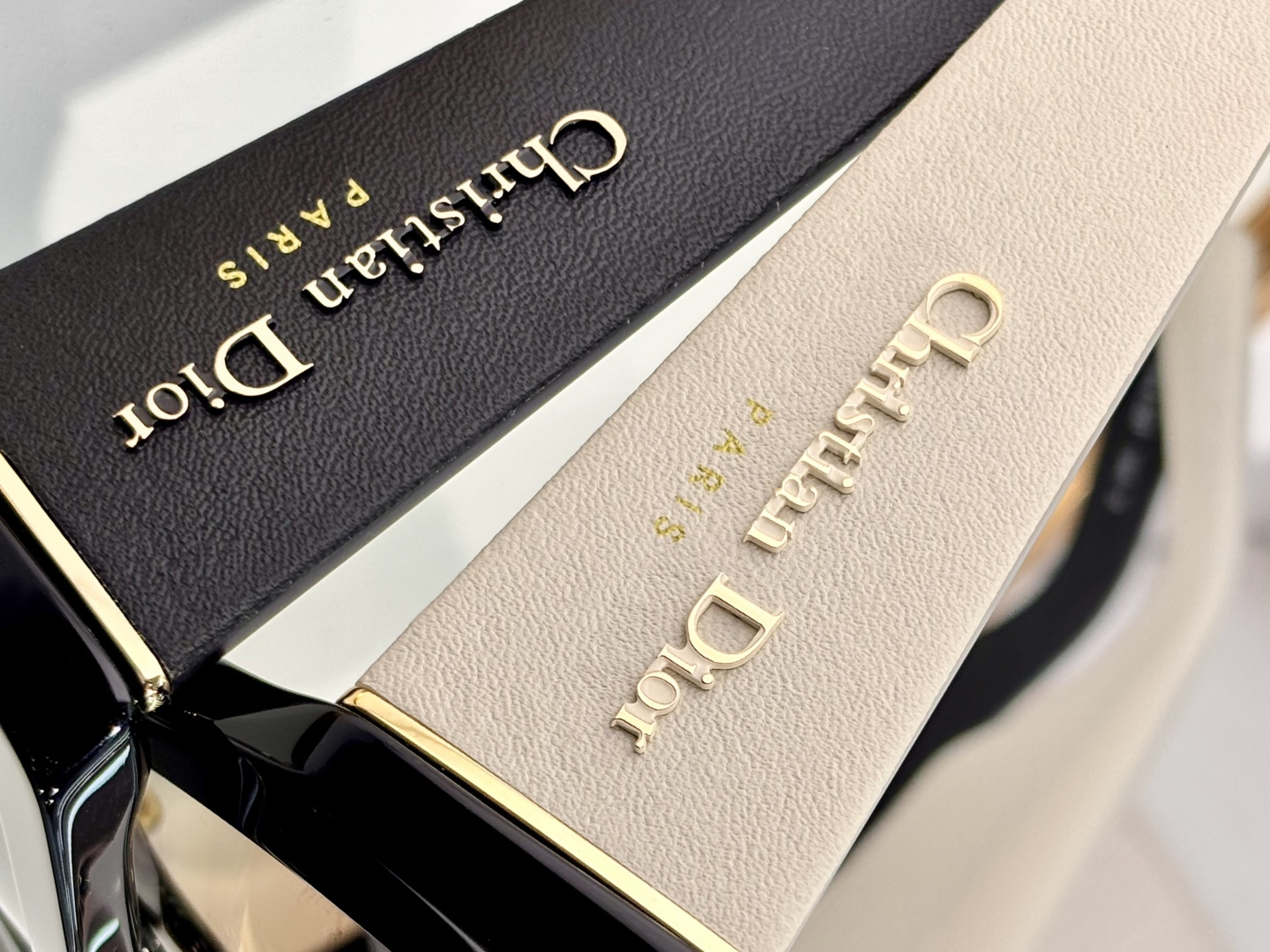 DIO*Oversized MOD：DiorOmbre S2FSize：53口19 145