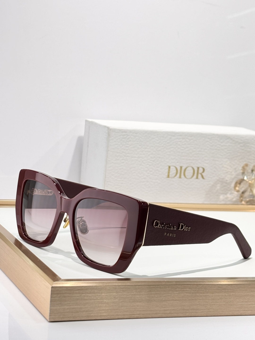DIO*Oversized MOD：DiorOmbre S2FSize：53口19 145