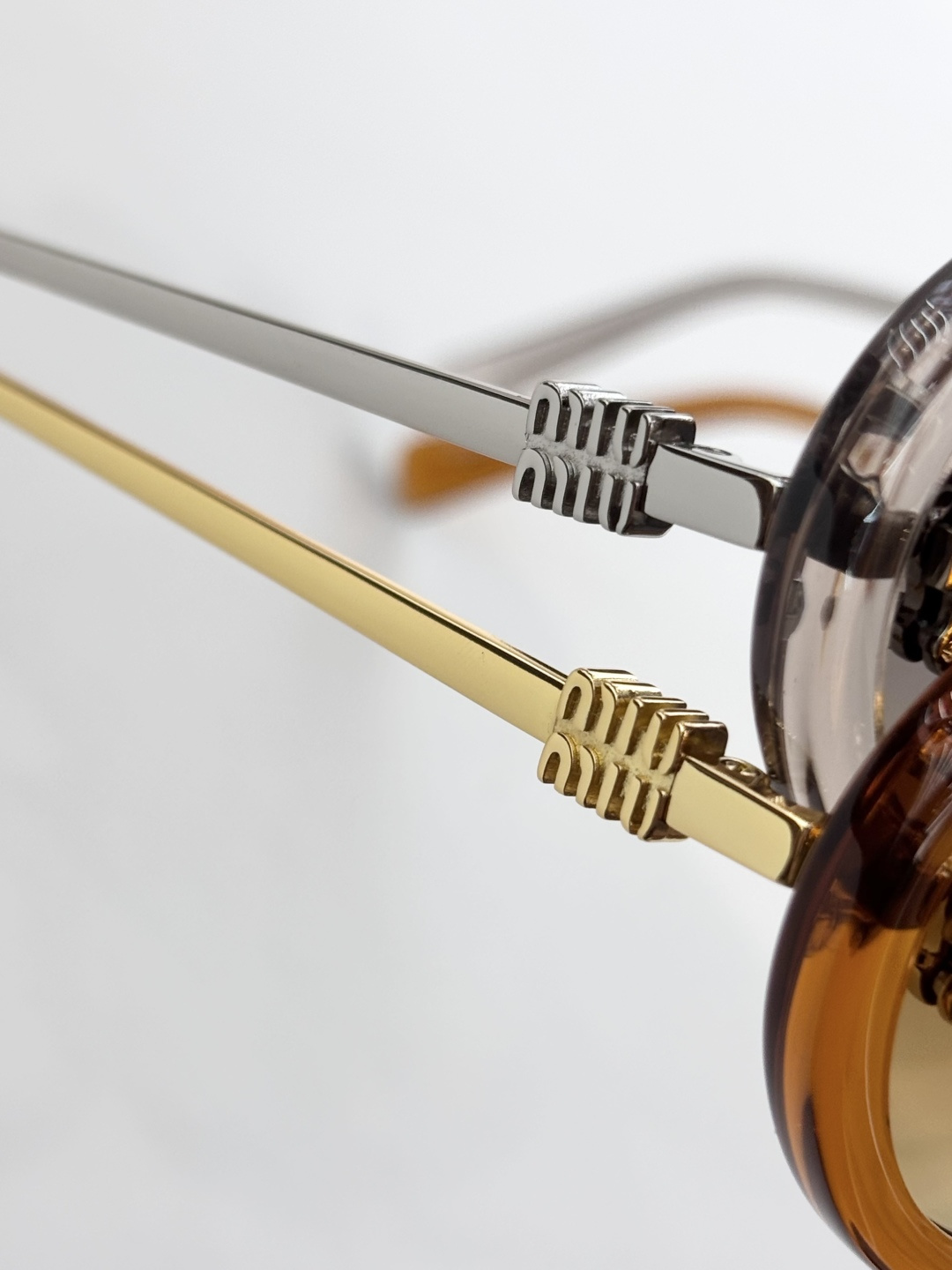 MIU MI*MODEL：MU 160AVSIZE：57口22-142