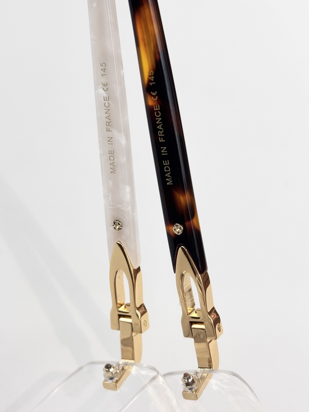 Cartie*MOD：CT0580Ssize：56-18 145