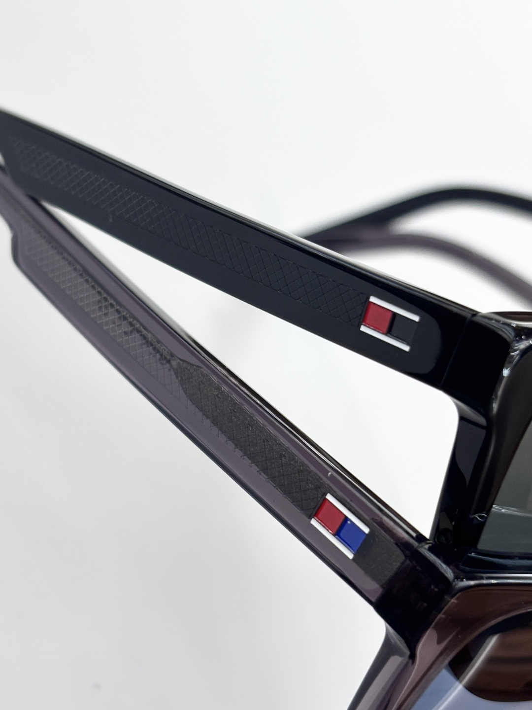 TOMMY HILFIGE*MOD：TH 2200/SSize：55口19-145