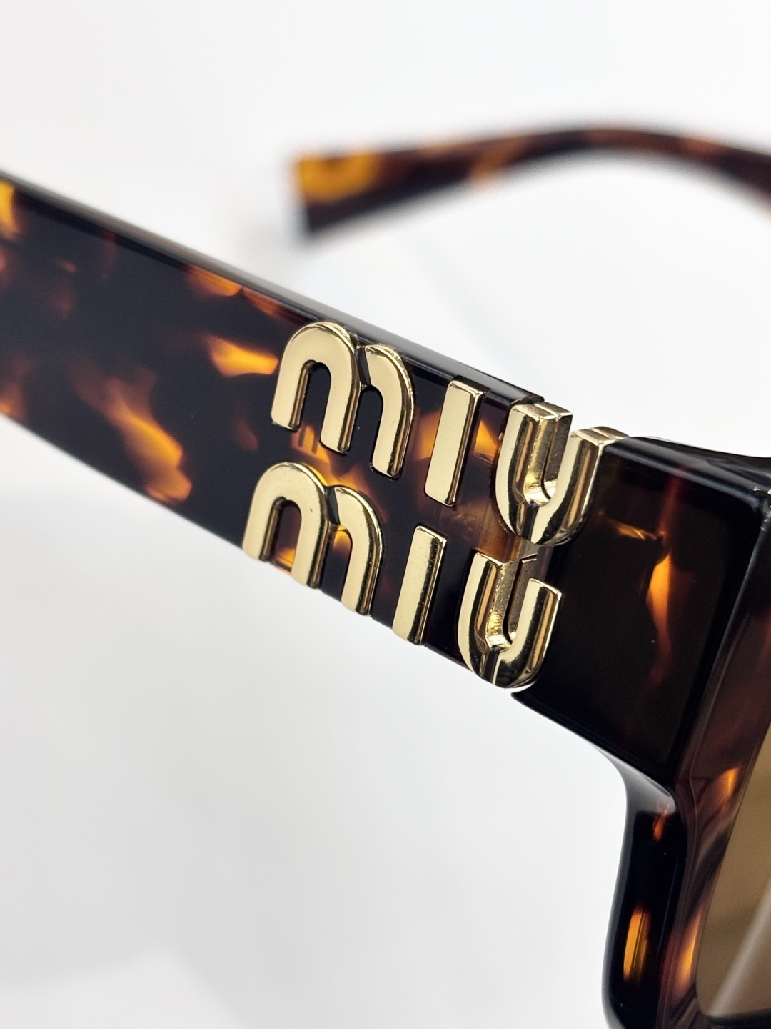 MIU MI* MODEL：MU 03UVSIZE：53口22-140