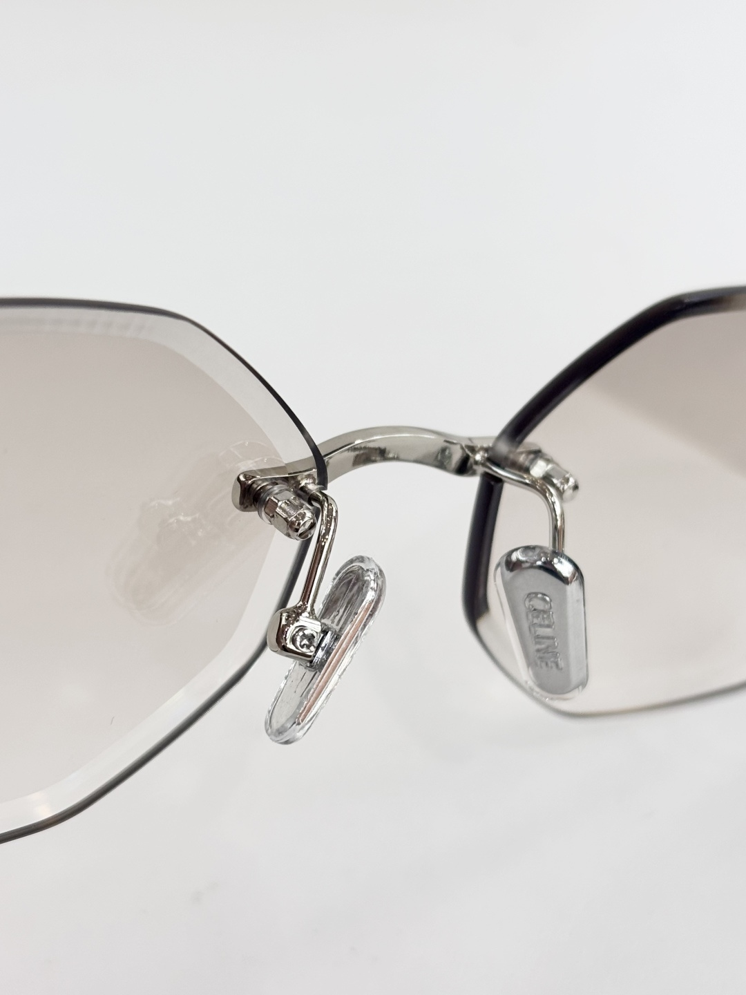 CELIN*MODEL:CL1864LUSIZE:57口17-145