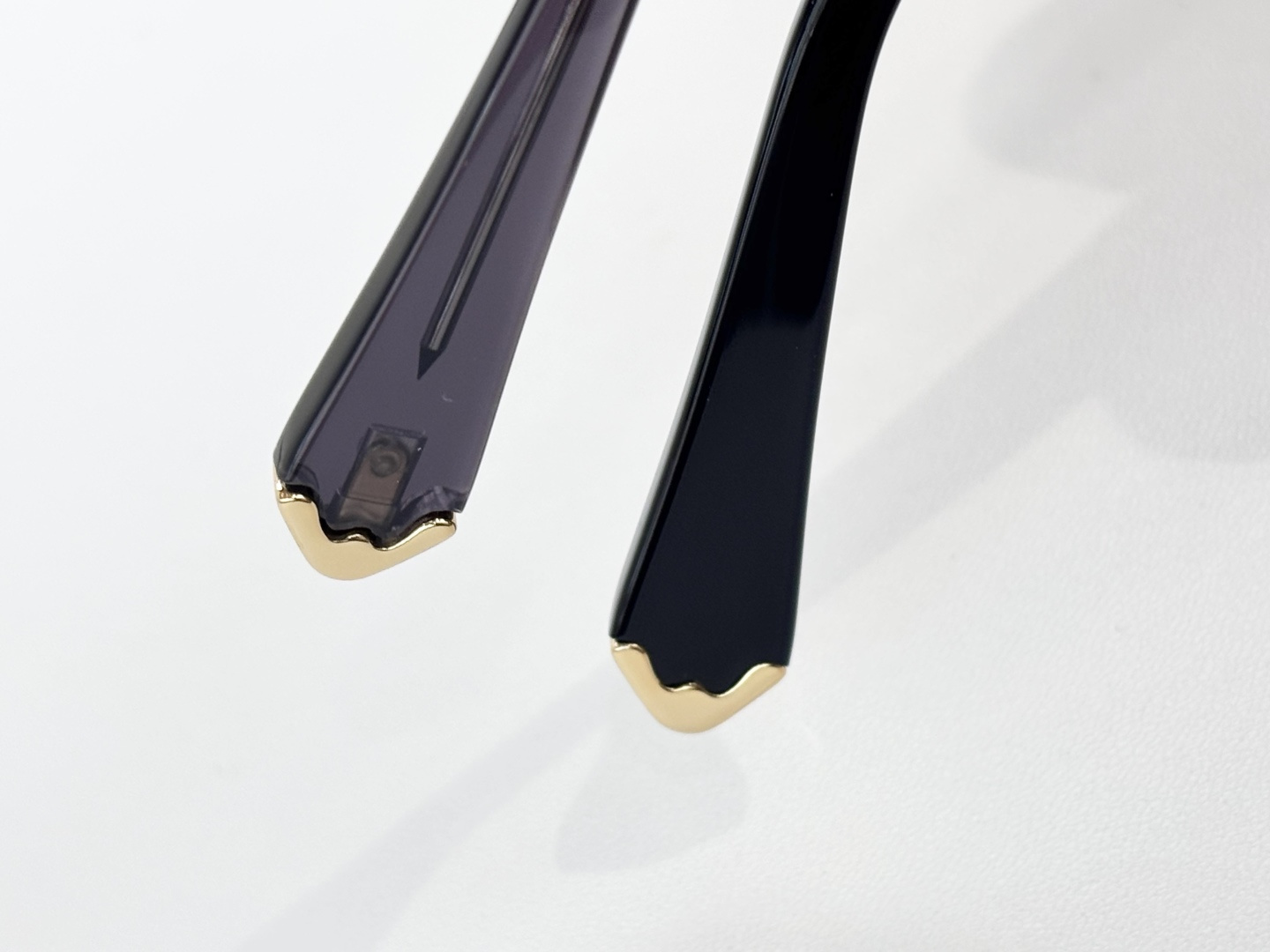 Cartie*MOD：CT0584SSize：49口21 145