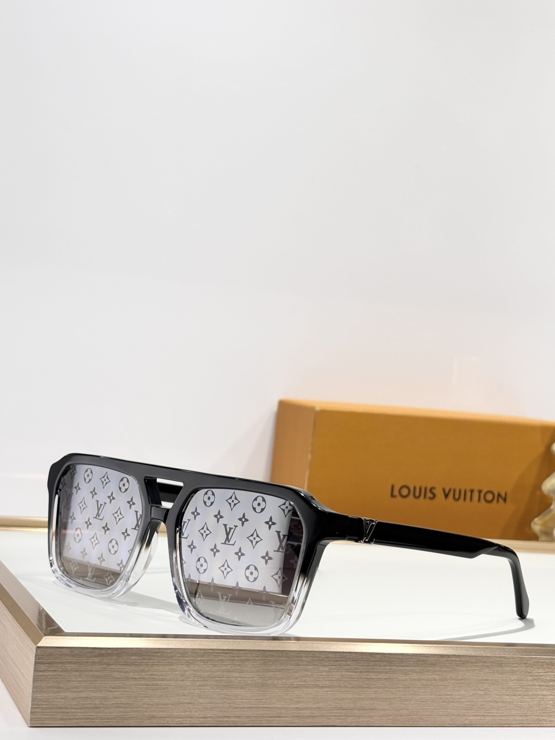 LOUIS VUITTO*MODEL：Z3059USIZE：58口18 140