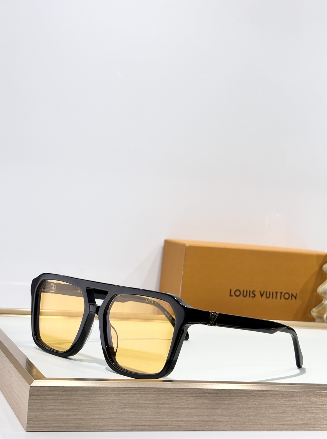 LOUIS VUITTO*MODEL：Z3059USIZE：58口18 140