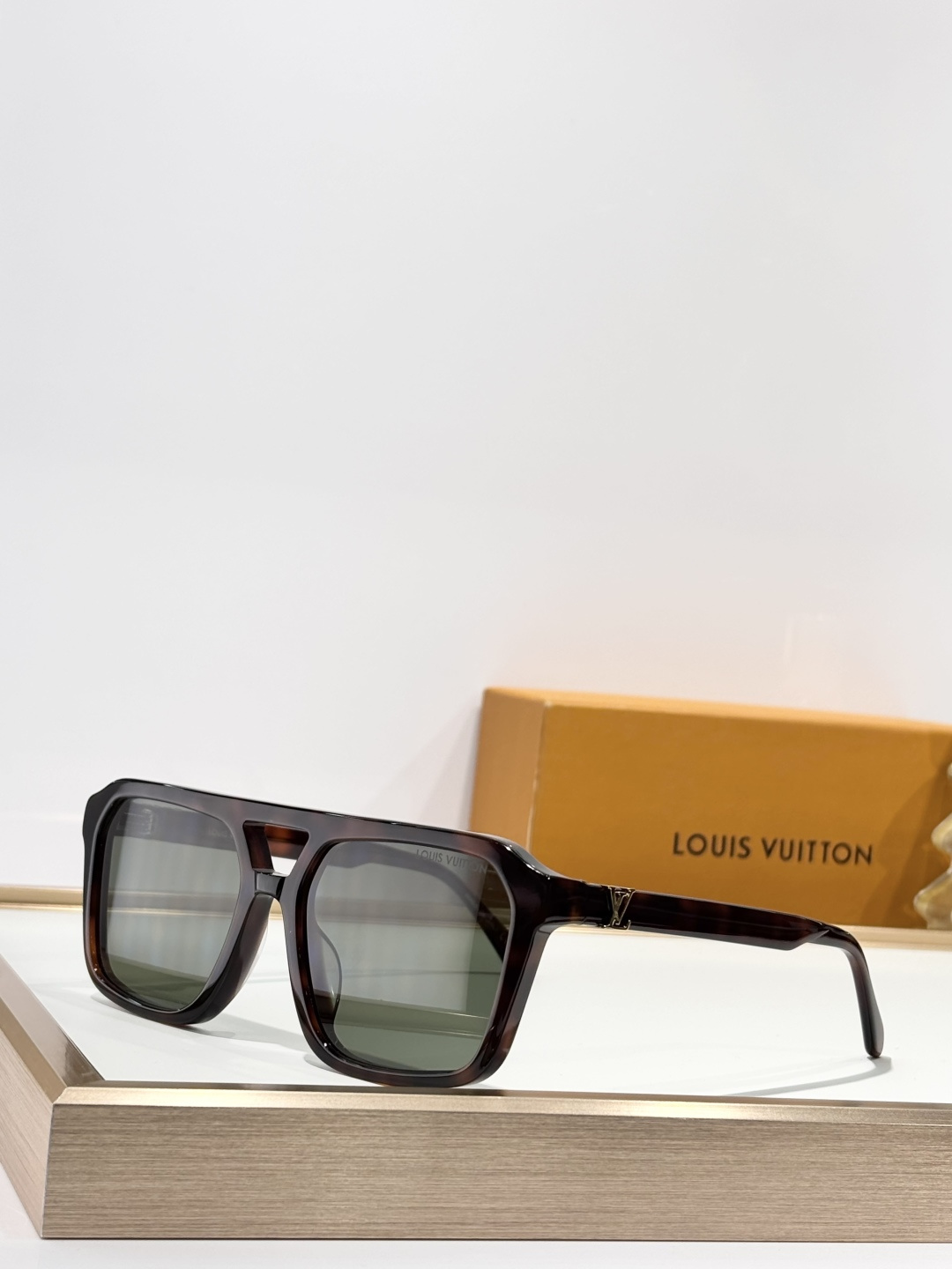 LOUIS VUITTO*MODEL：Z3059USIZE：58口18 140