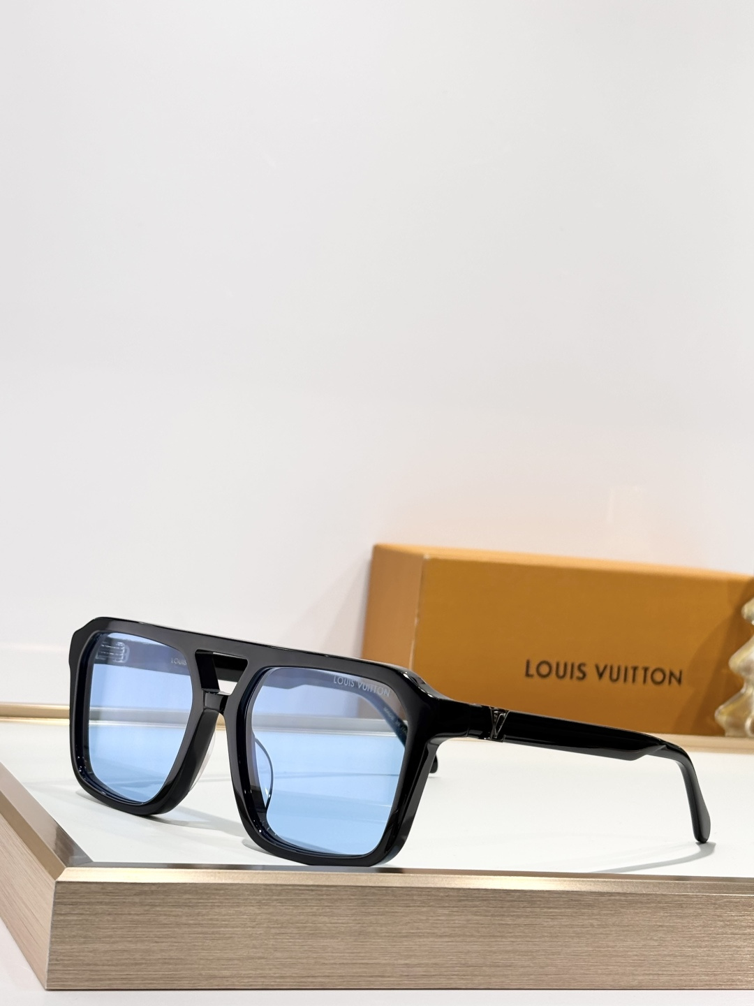 LOUIS VUITTO*MODEL：Z3059USIZE：58口18 140