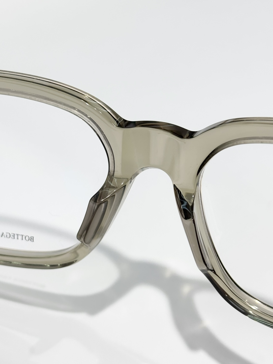 BOTTEGA VENET*MODEL：BV1403OSIZE：52口19-140