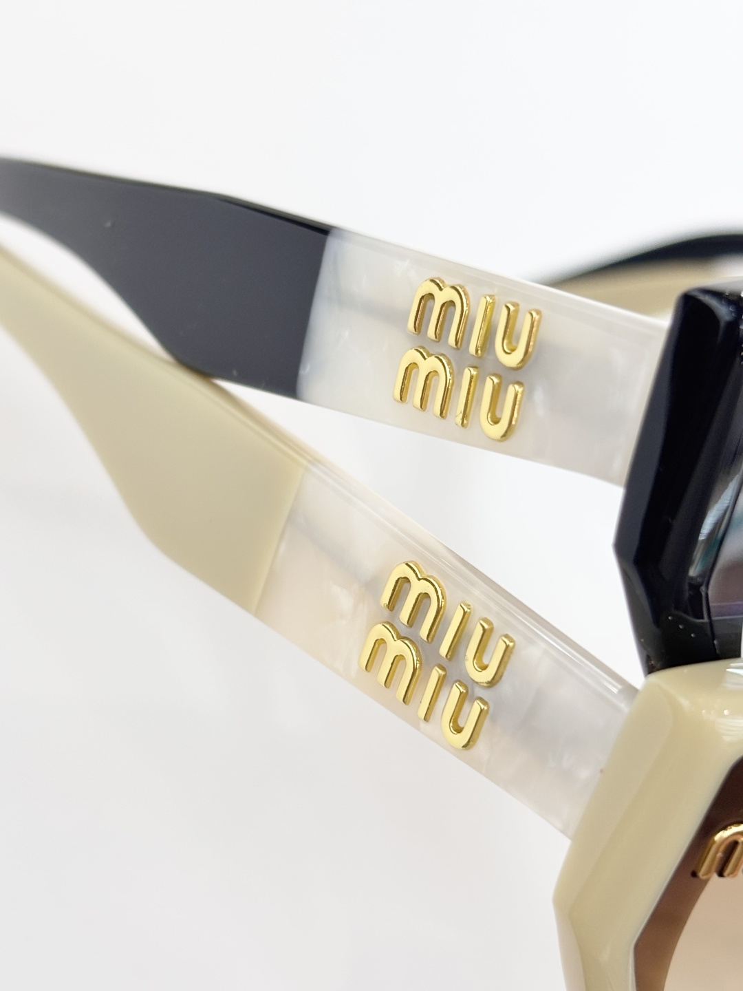 MIU MI*MOD：MU66ZSSize：62口21 145