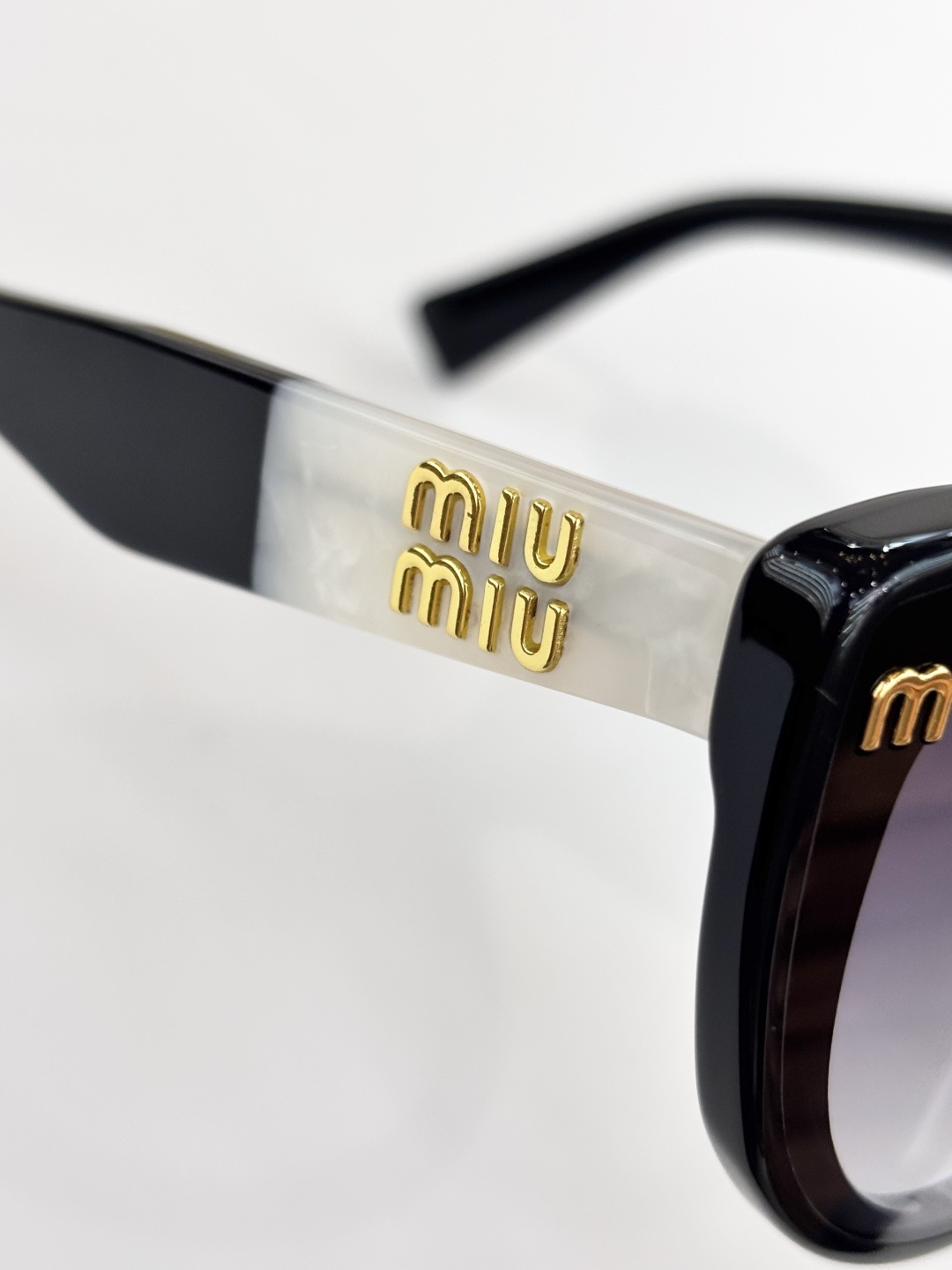 MIU MI*MOD：MU65ZSSize：63口18 145