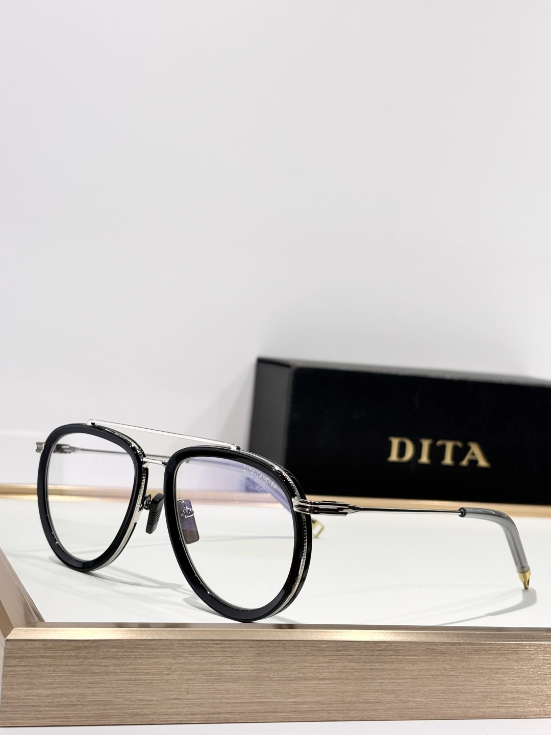 Dita LancierMODEL:LSA-441SIZE:56口17-142