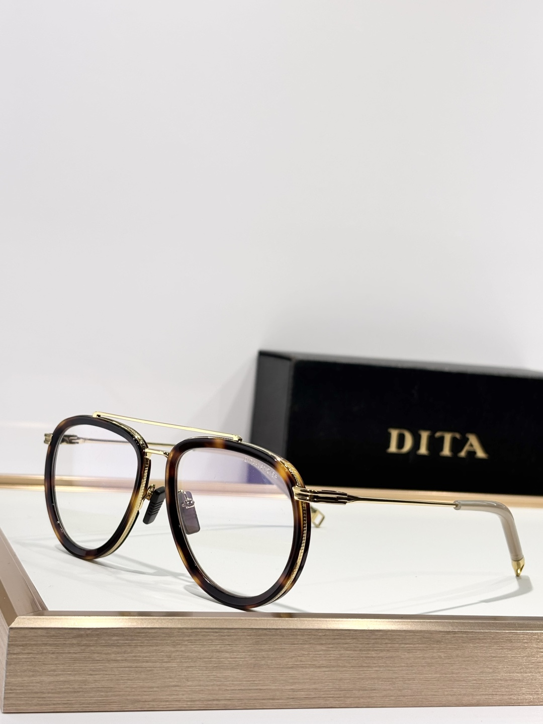 Dita LancierMODEL:LSA-441SIZE:56口17-142
