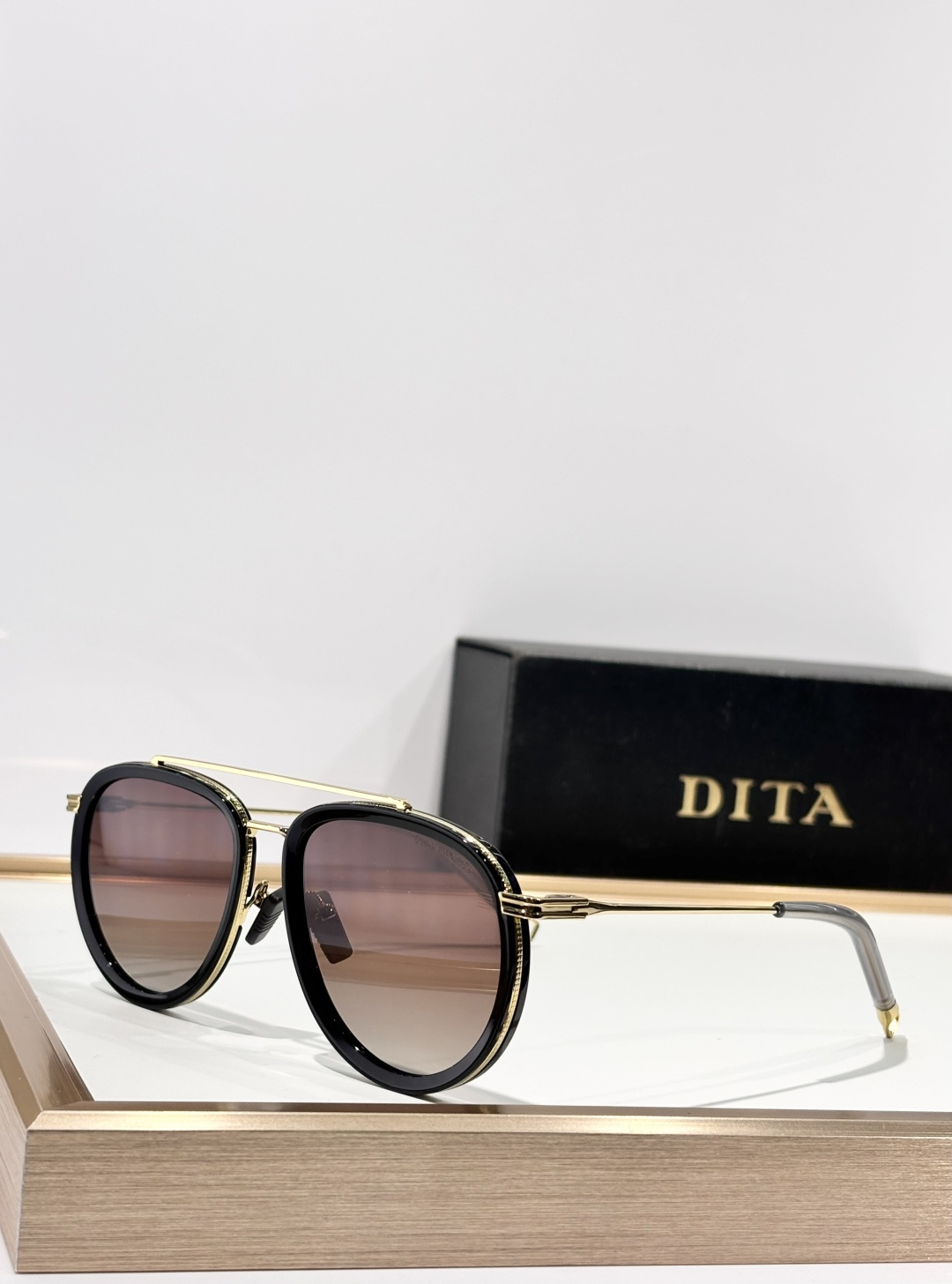 Dita LancierMODEL:LSA-441SIZE:56口17-142