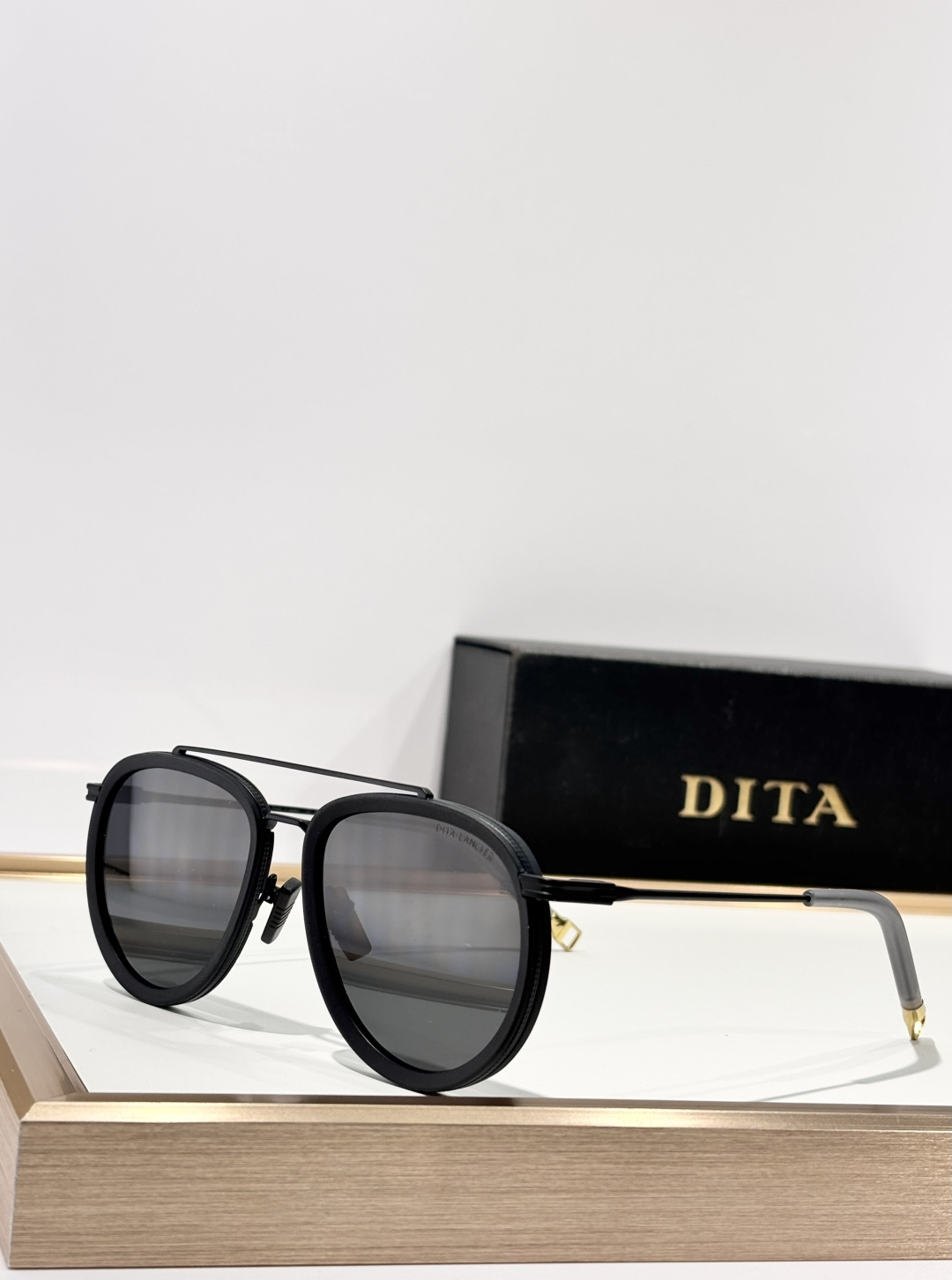 Dita LancierMODEL:LSA-441SIZE:56口17-142