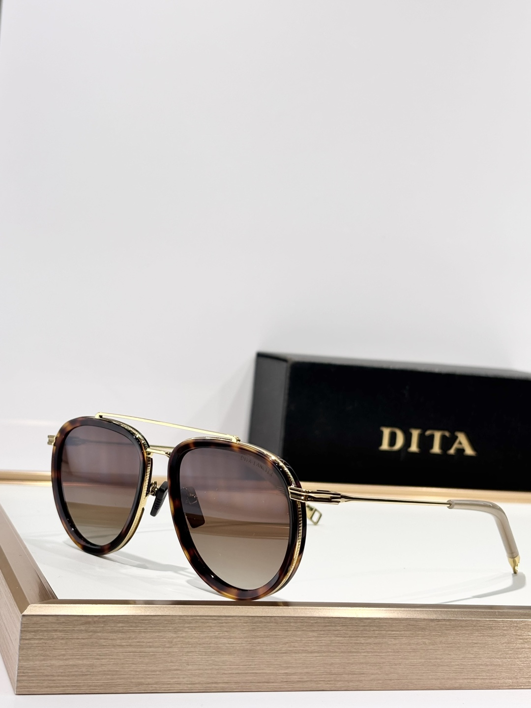 Dita LancierMODEL:LSA-441SIZE:56口17-142