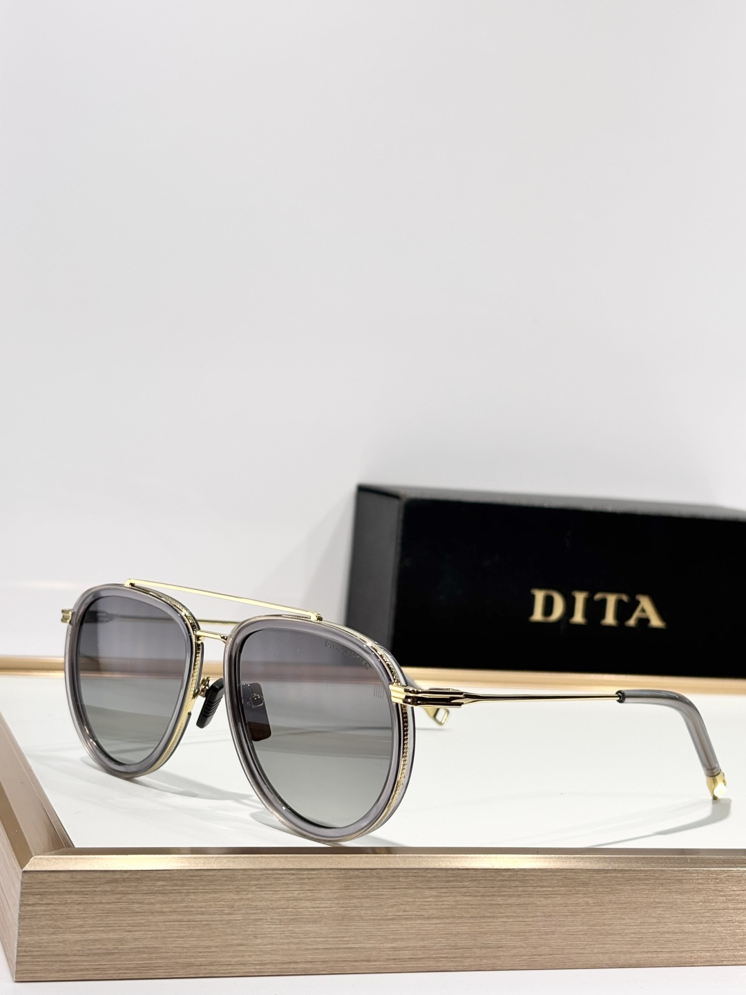 Dita LancierMODEL:LSA-441SIZE:56口17-142