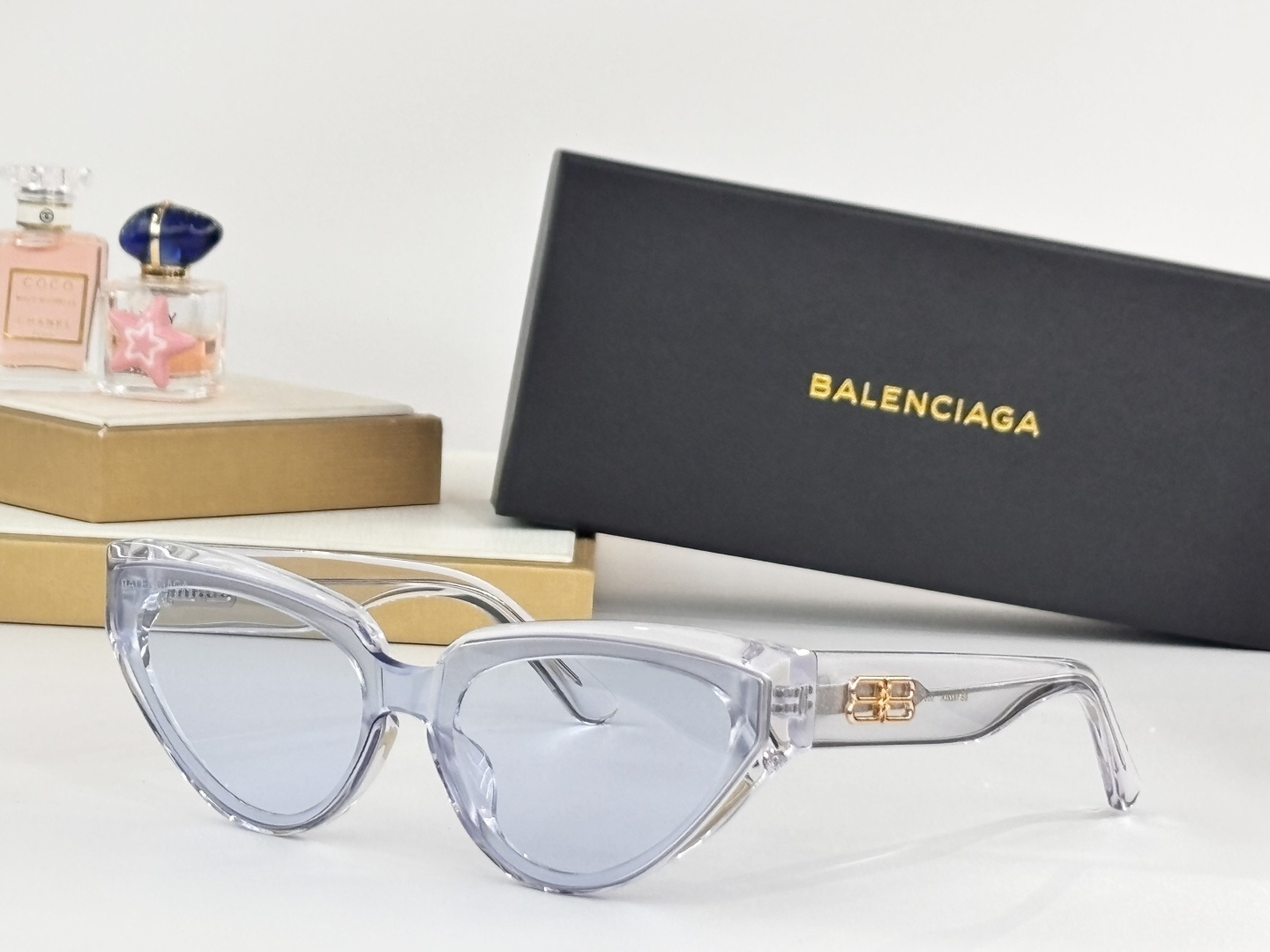 BALENCIAG*MODEL：BB 1922LKSIZE：55口19-143